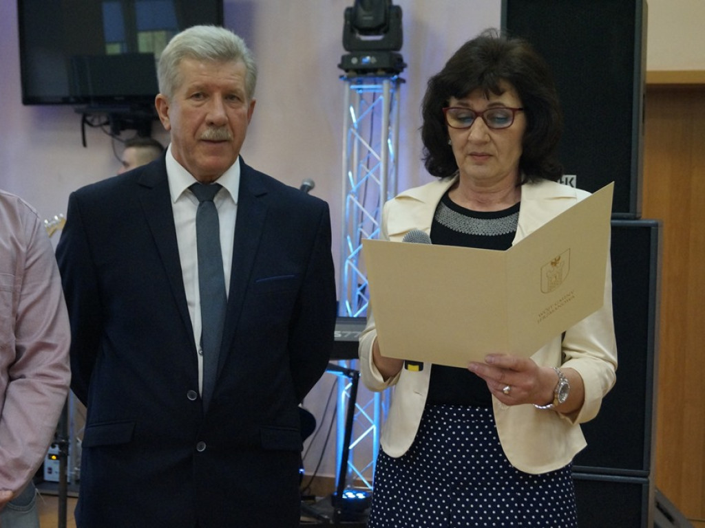 Cygańskie nuty w Kurowicach. Seniorzy świetnie się bawili podczas balu