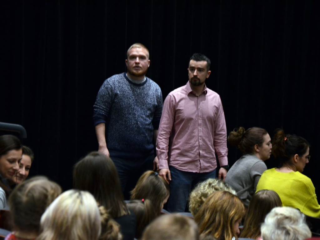 Renifer Niko ratował zimę. Spektakl dla dzieci w miejskim teatrze