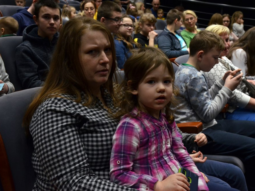 Renifer Niko ratował zimę. Spektakl dla dzieci w miejskim teatrze
