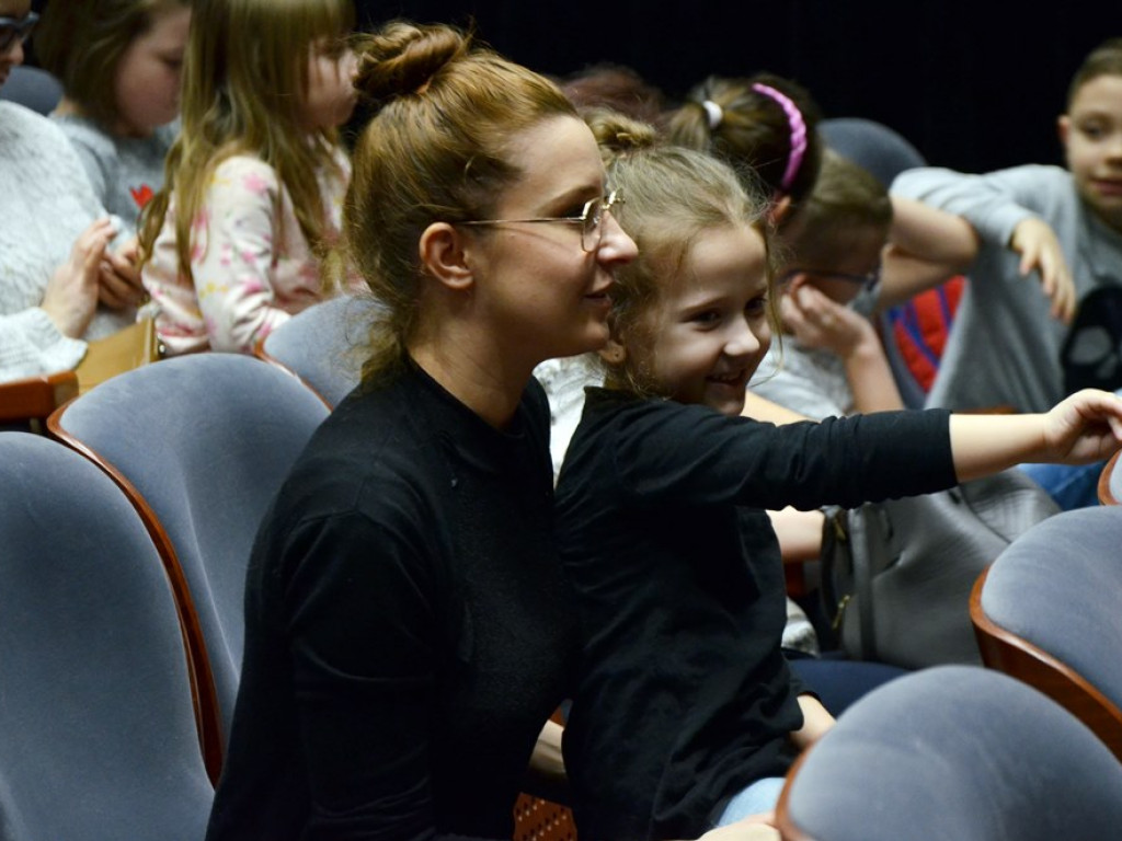 Renifer Niko ratował zimę. Spektakl dla dzieci w miejskim teatrze