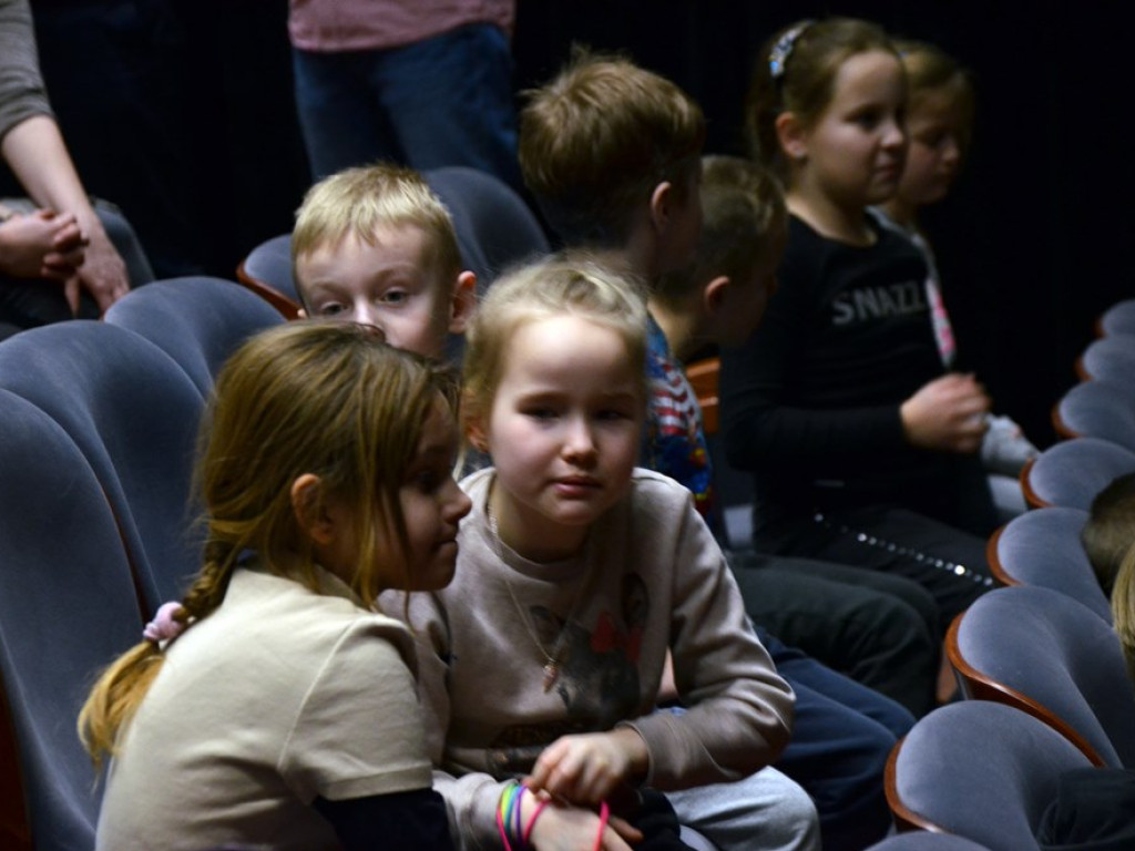 Renifer Niko ratował zimę. Spektakl dla dzieci w miejskim teatrze