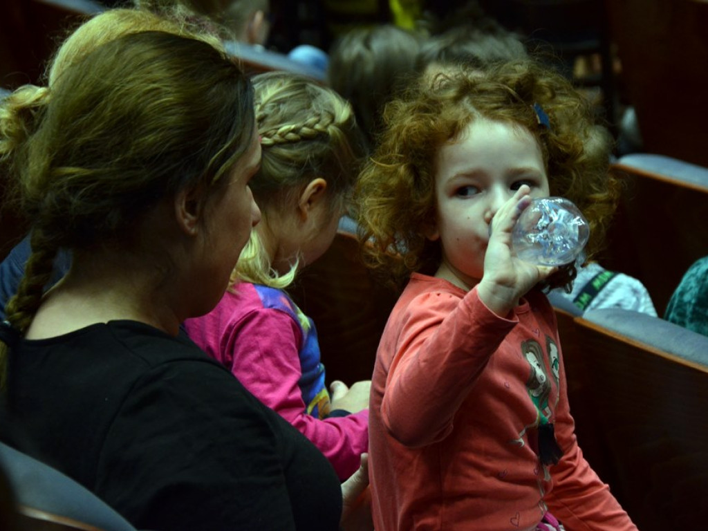 Renifer Niko ratował zimę. Spektakl dla dzieci w miejskim teatrze