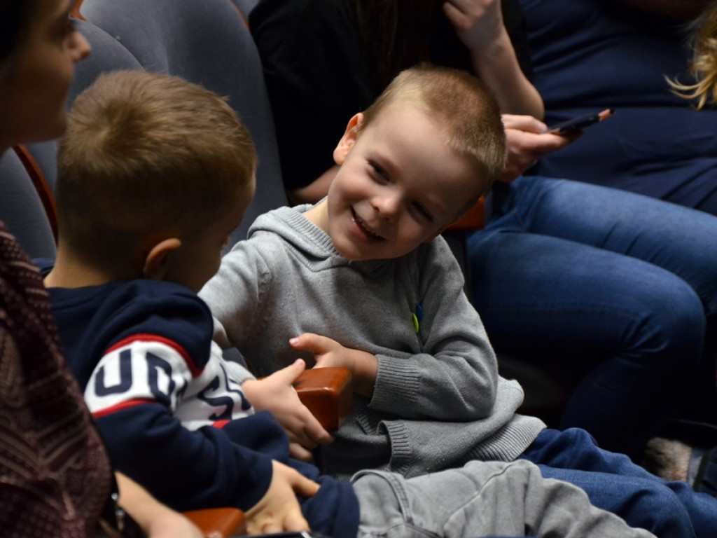 Renifer Niko ratował zimę. Spektakl dla dzieci w miejskim teatrze