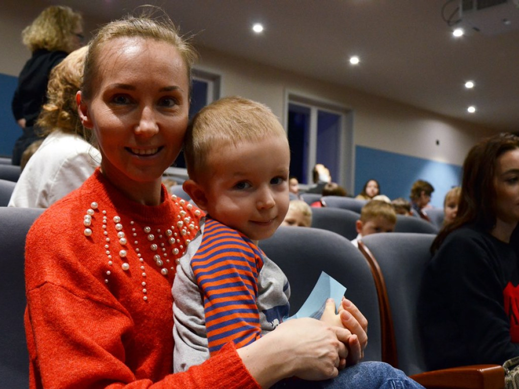 Renifer Niko ratował zimę. Spektakl dla dzieci w miejskim teatrze