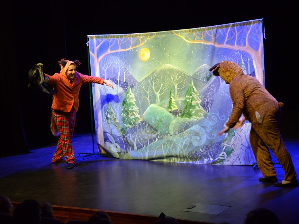 Renifer Niko ratował zimę. Spektakl dla dzieci w miejskim teatrze