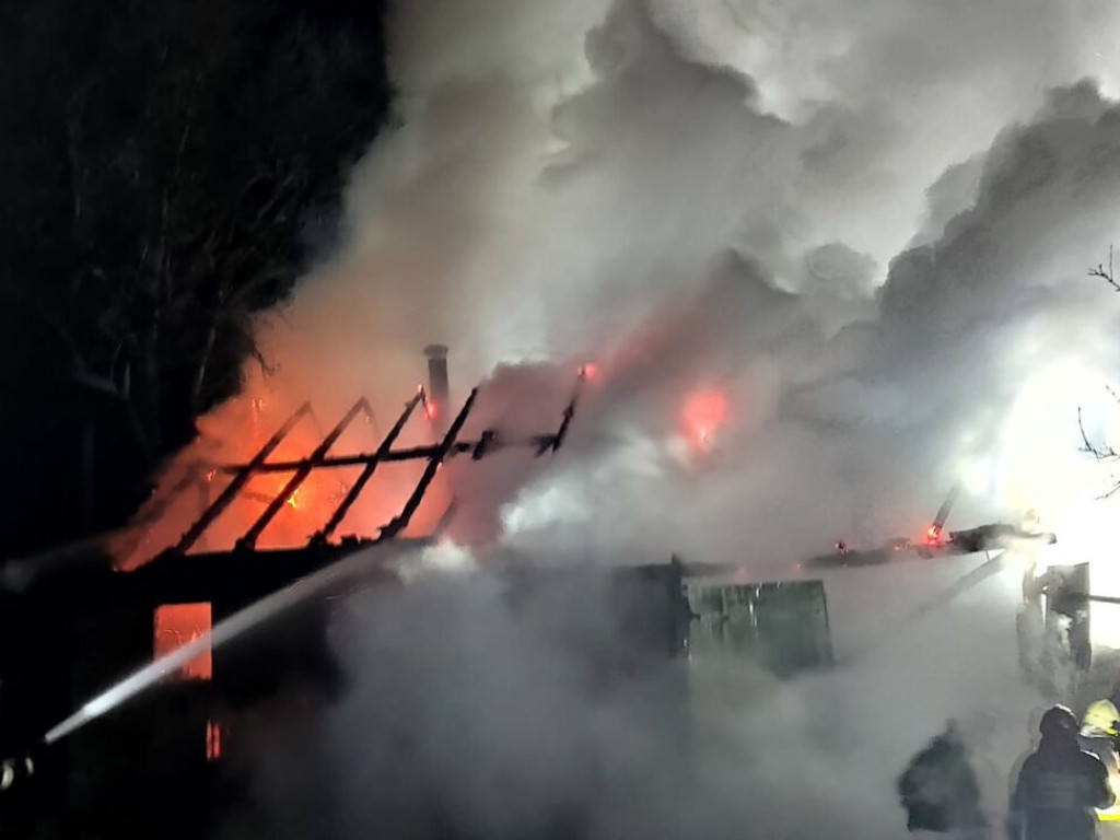 Pożar wybuchł nad ranem. Nie udało się uratować budynku gospodarczego