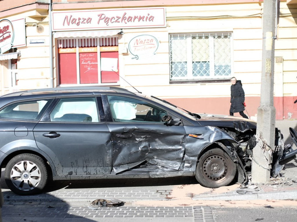 Wypadek na skrzyżowaniu al. Wolności i Jedności Robotniczej. Wymusiła pierwszeństwo