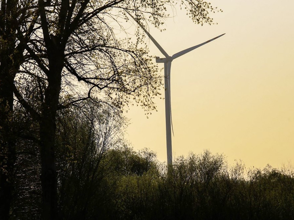Elektrownia wiatrowa w budowie. Ma być gotowa do końca czerwca
