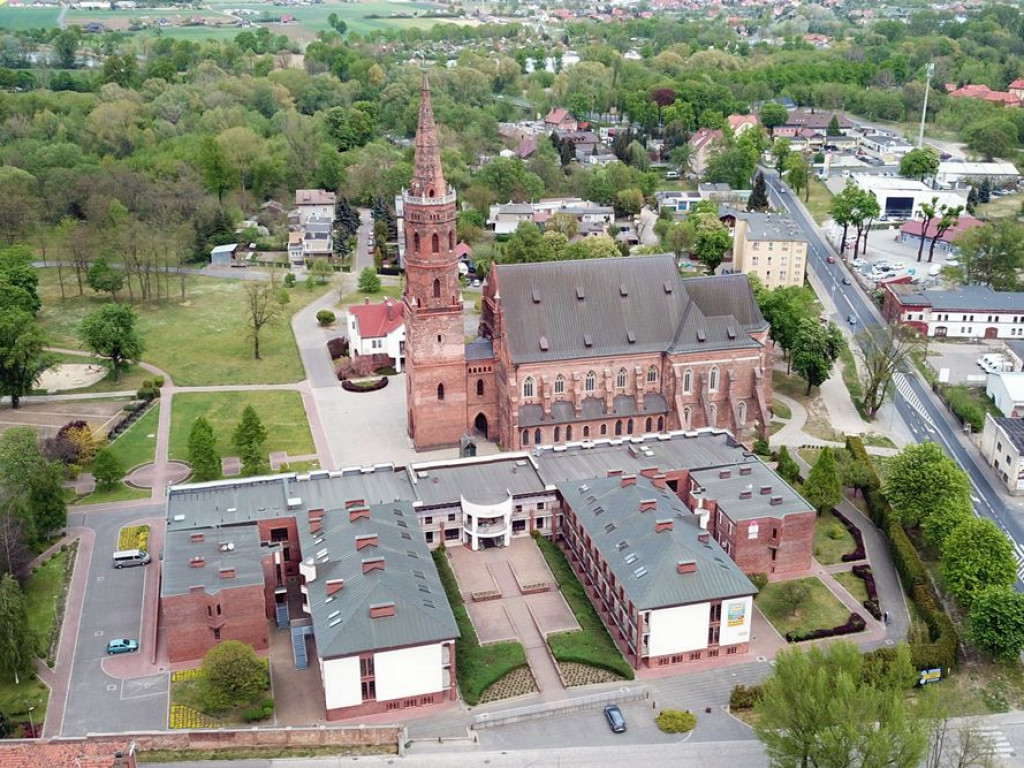 Głogów z lotu ptaka. Zobacz zdjęcia m.in. mariny, kolegiaty i bulwaru