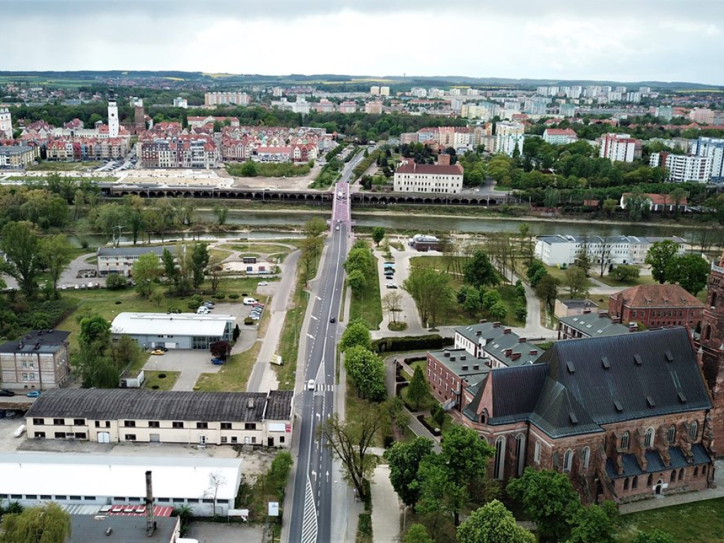Głogów z lotu ptaka. Zobacz zdjęcia m.in. mariny, kolegiaty i bulwaru