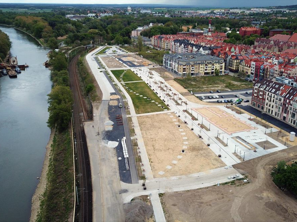Głogów z lotu ptaka. Zobacz zdjęcia m.in. mariny, kolegiaty i bulwaru