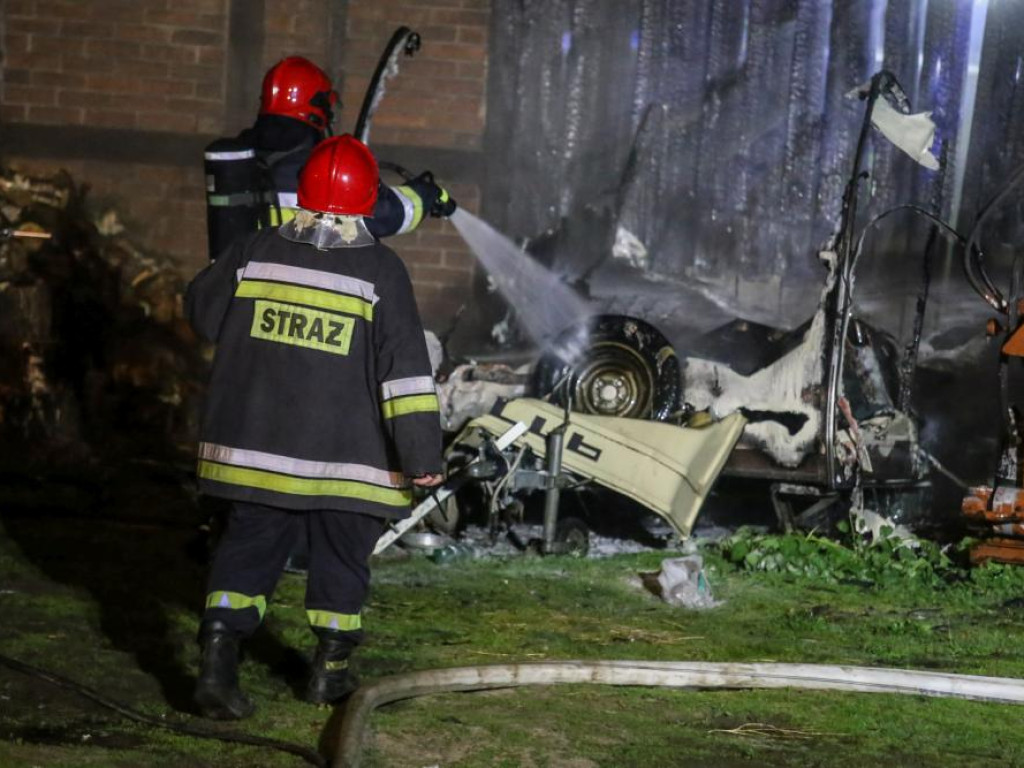 Pożar stodoły w Kurowicach. Stary budynek groził zawaleniem