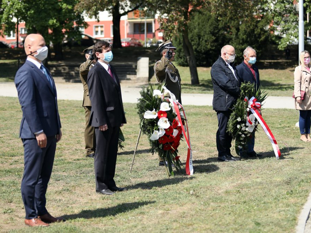 Jesteśmy zobowiązani, aby pamiętać tych, którzy przelali krew na wszystkich frontach II wojny światowej