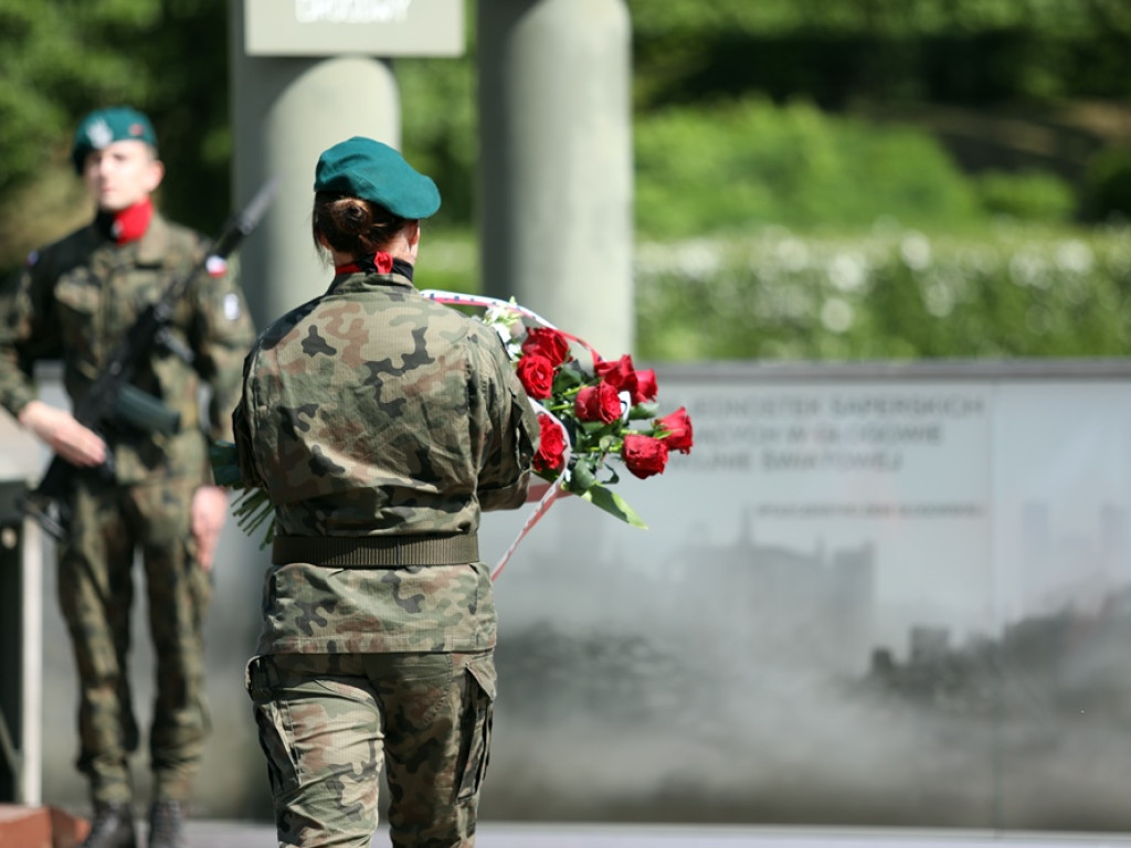 Jesteśmy zobowiązani, aby pamiętać tych, którzy przelali krew na wszystkich frontach II wojny światowej