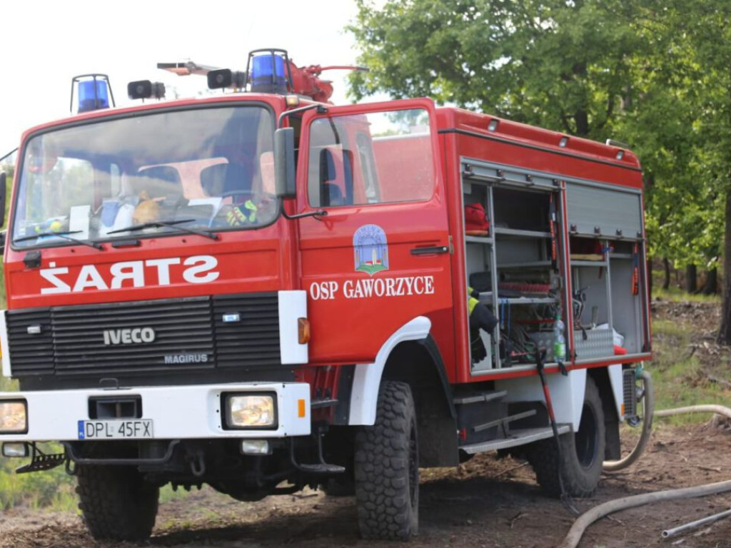 Samoloty gaśnicze w akcji! Płonie drewno nieopodal Góry św. Anny