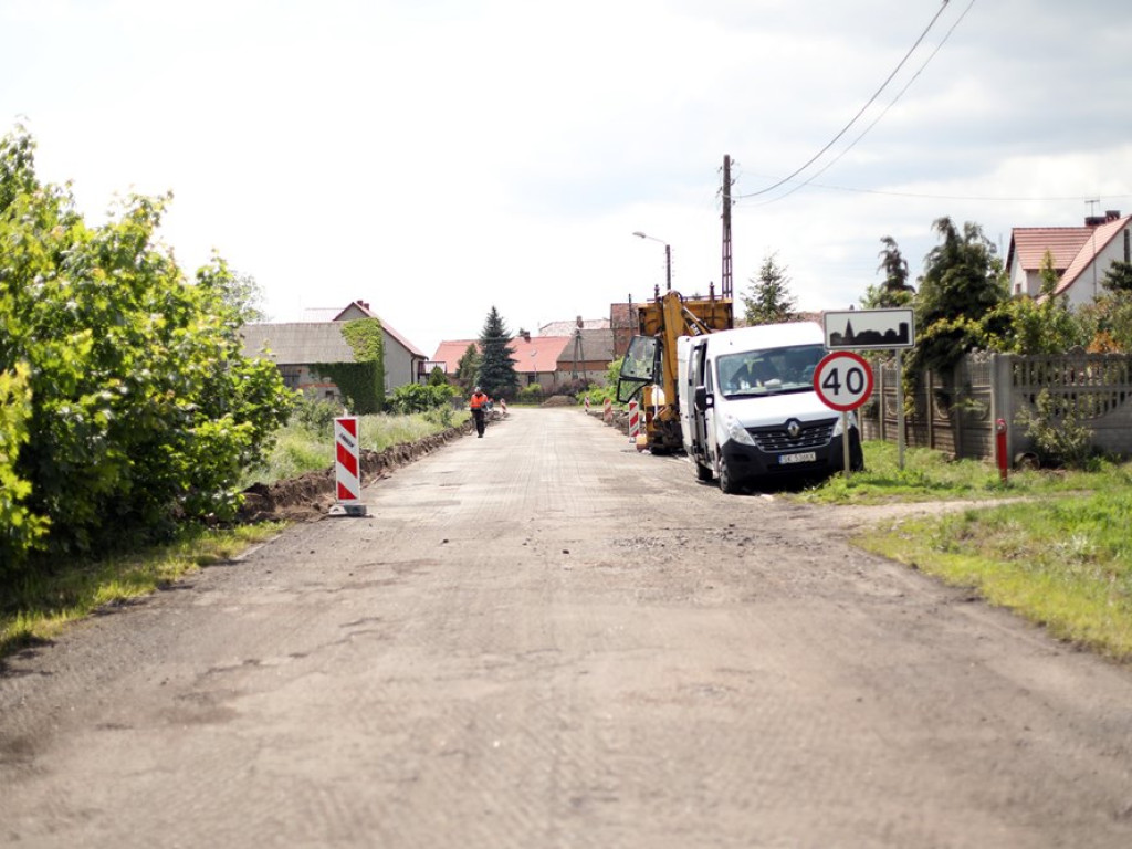 Droga z Kozich Dołów do Kotli rozkopana. Mieszkańcy się cieszą: Udało się, bo wyremontują nam cały odcinek!