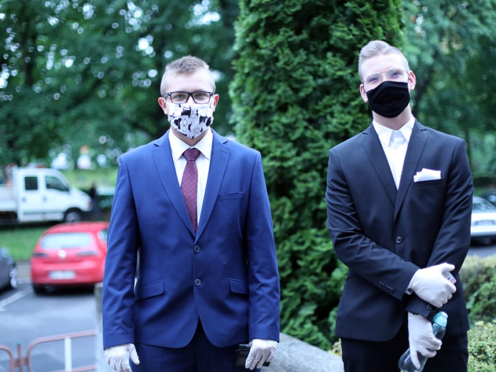 Rozpoczęły się matury. W Głogowie egzaminy zdaje 800 absolwentów