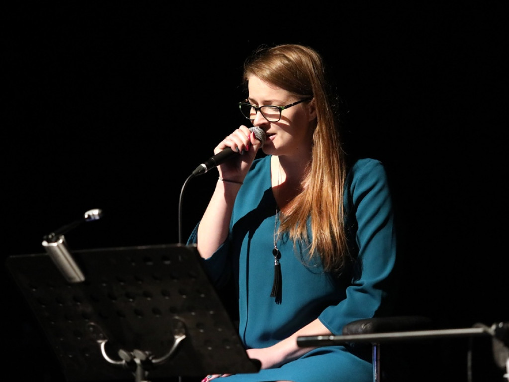 Z przyjaciółmi na scenie i widowni. Piękny koncert w teatrze