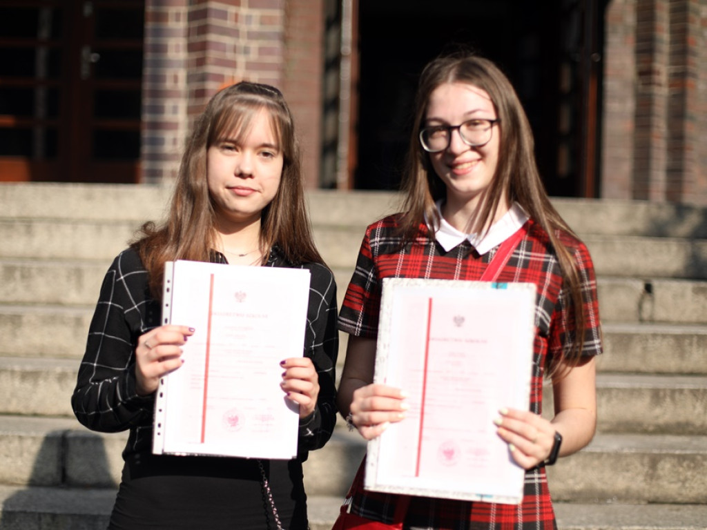 WAKACJE! Uczniowie odebrali świadectwa, ale akademii z okazji zakończenia roku szkolnego nie było