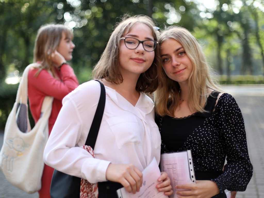 WAKACJE! Uczniowie odebrali świadectwa, ale akademii z okazji zakończenia roku szkolnego nie było