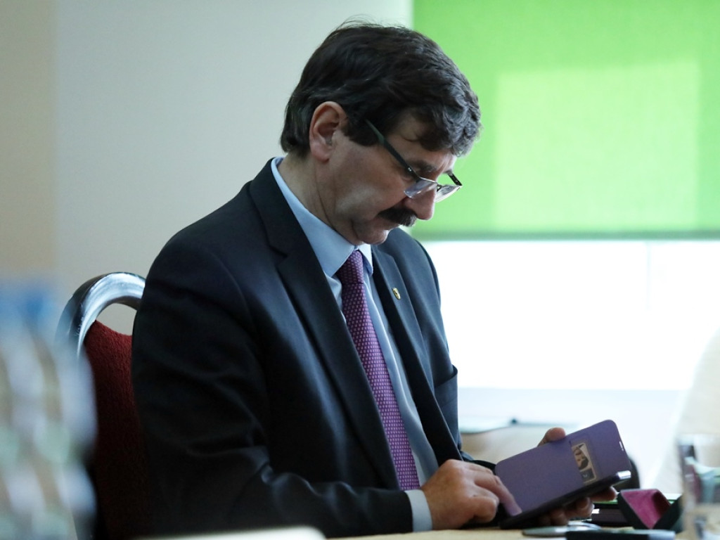 Starosta z absolutorium za 2019 rok. Ale było sześć głosów przeciwnych i krytyka radnych klubu PiS