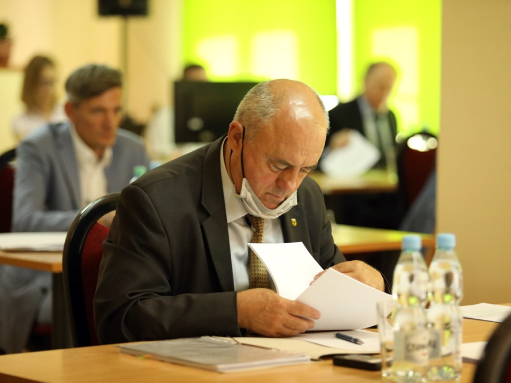 Starosta z absolutorium za 2019 rok. Ale było sześć głosów przeciwnych i krytyka radnych klubu PiS