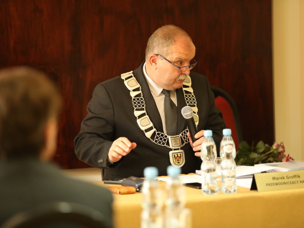 Starosta z absolutorium za 2019 rok. Ale było sześć głosów przeciwnych i krytyka radnych klubu PiS