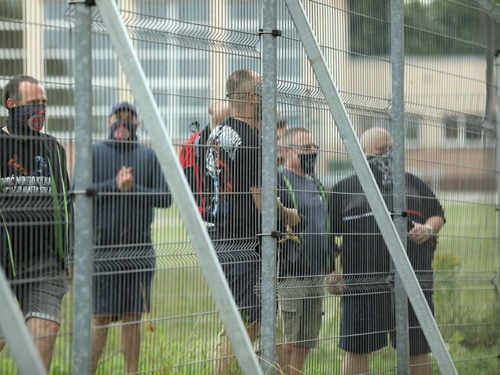 Gra Chrobry. Kibice pomarańczowo-czarnych wrócili na trybuny