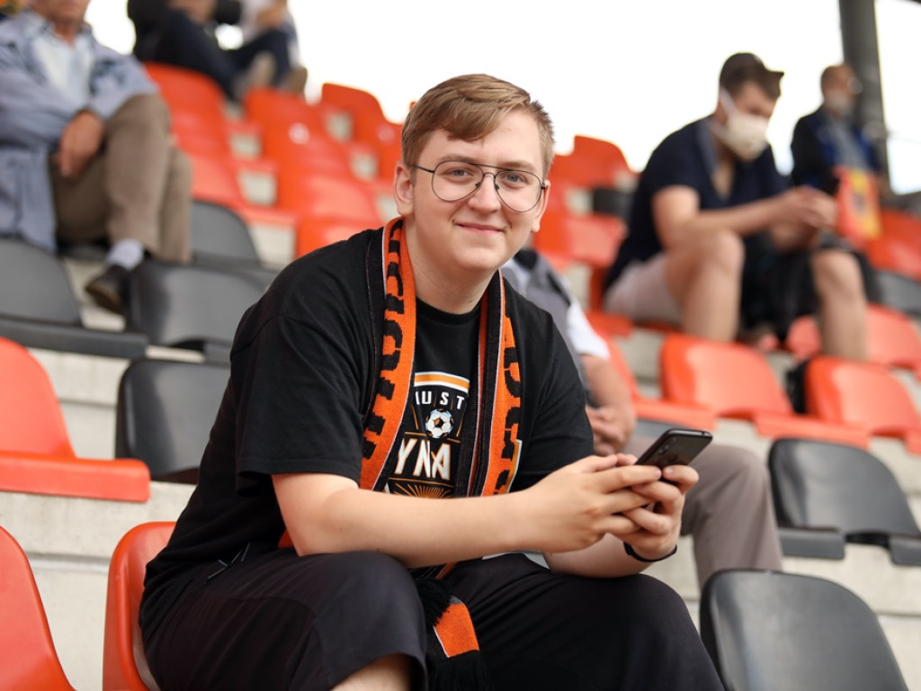 Gra Chrobry. Kibice pomarańczowo-czarnych wrócili na trybuny