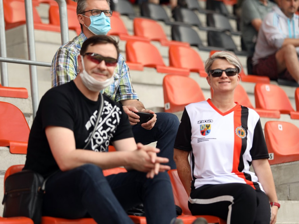 Gra Chrobry. Kibice pomarańczowo-czarnych wrócili na trybuny