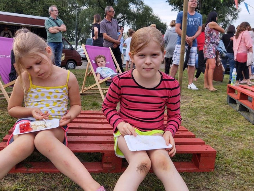 Piękny ten ogród nad Odrą! Była ciężka praca, a teraz przyszedł czas na świętowanie