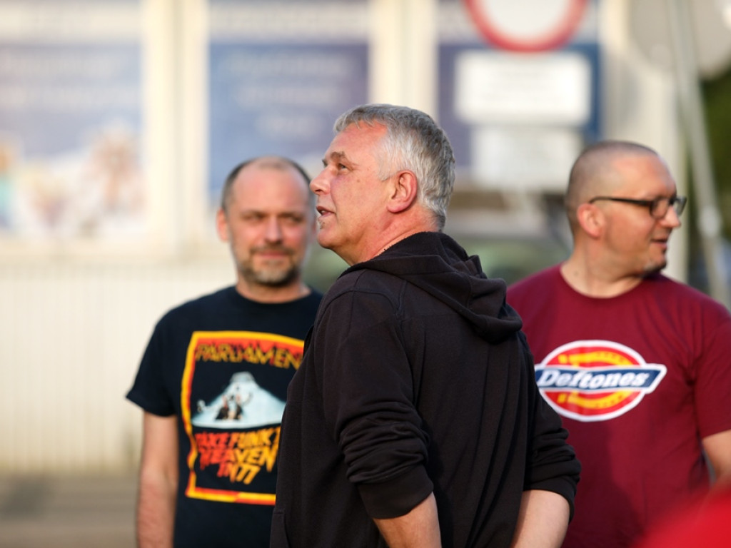 Afrykańska muzyka na balkonie Mayday. Był to kolejny spontaniczny koncert