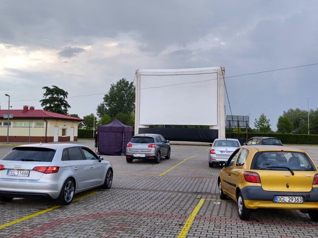 Kino w samochodzie? Tym razem głogowianie mogli obejrzeć francuską komedię