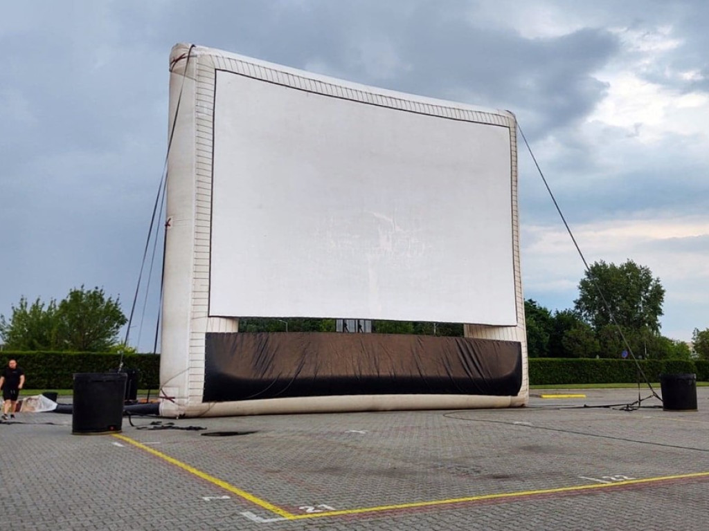 Kino w samochodzie? Tym razem głogowianie mogli obejrzeć francuską komedię