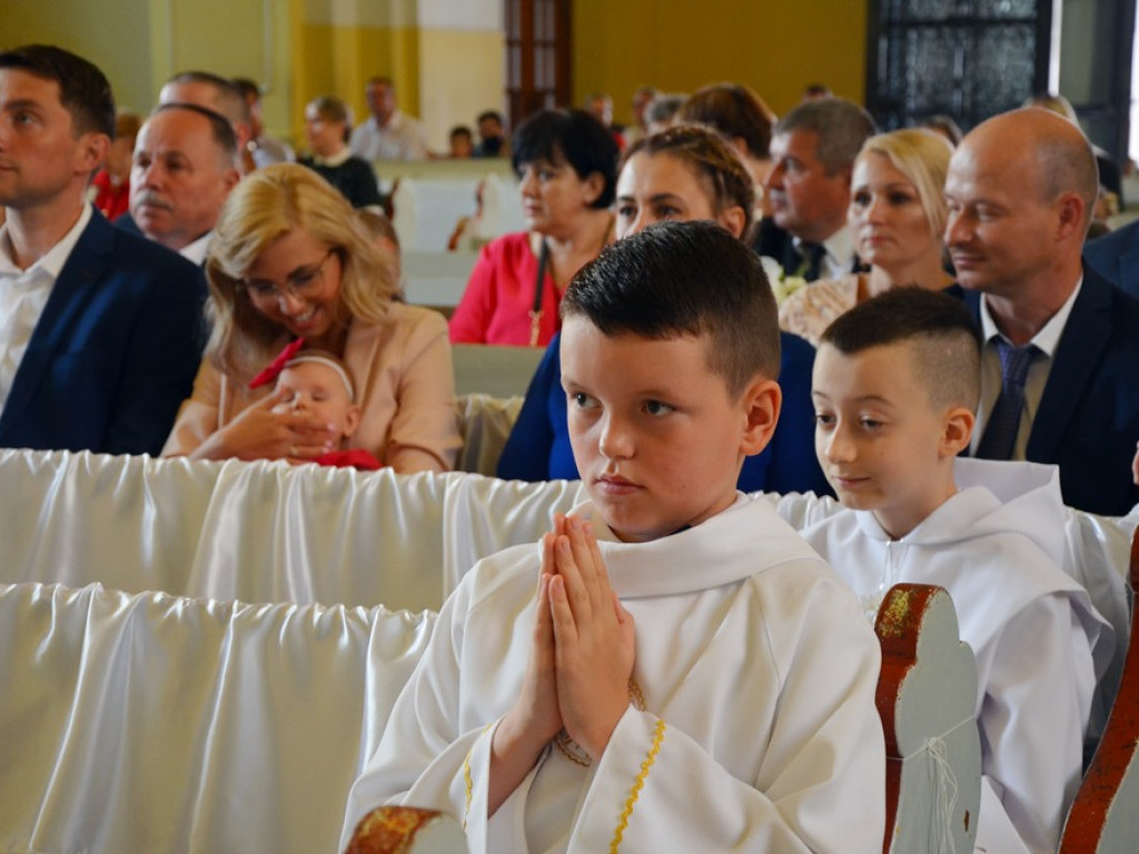 Pierwsza komunia święta w kościele Bożego Ciała