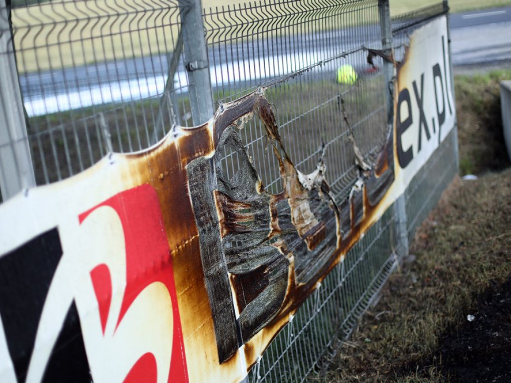 Ford spłonął doszczętnie. Pożar na drodze wojewódzkiej