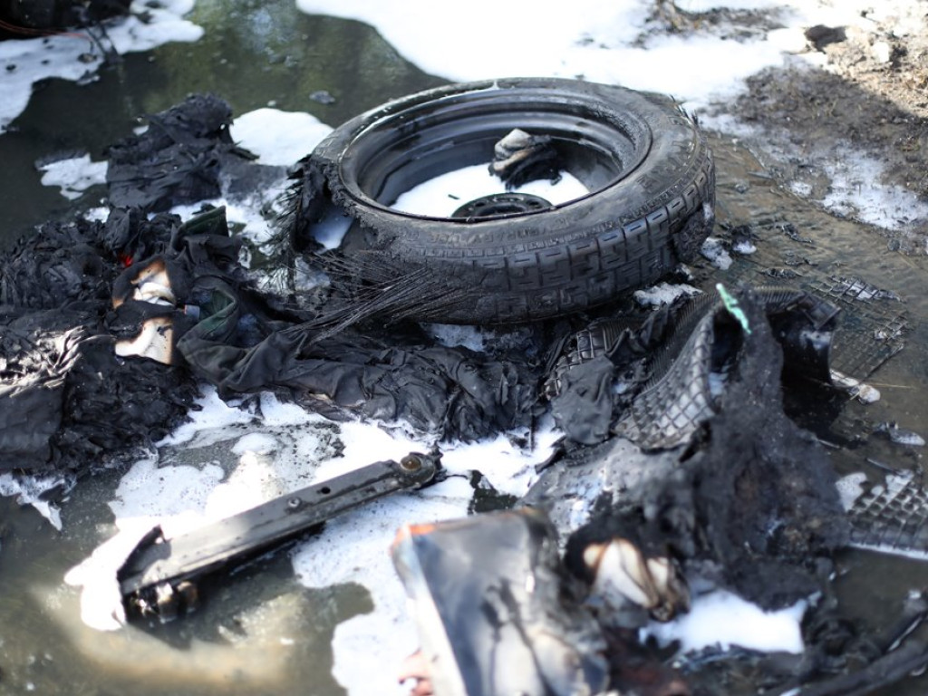 Ford spłonął doszczętnie. Pożar na drodze wojewódzkiej
