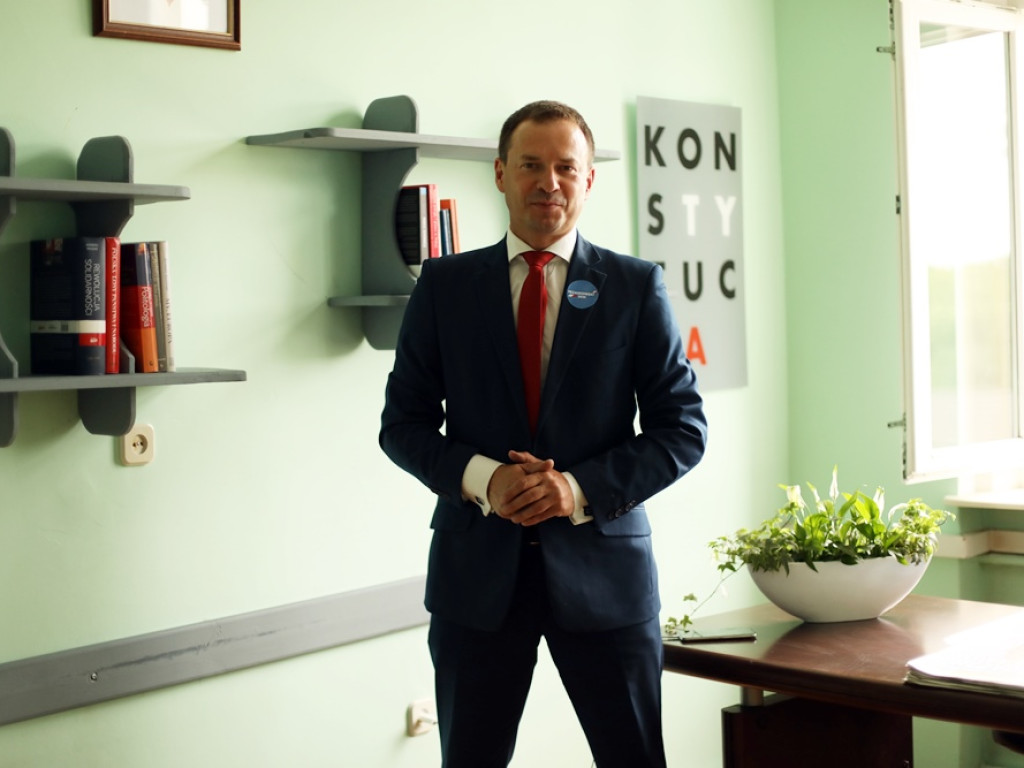 Platforma ma nowe biuro. Małe i skromne z zasobów ZGM