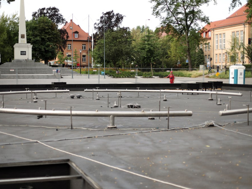 Fontanna w Parku Słowiańskim gotowa! W poniedziałek wypełni się wodą