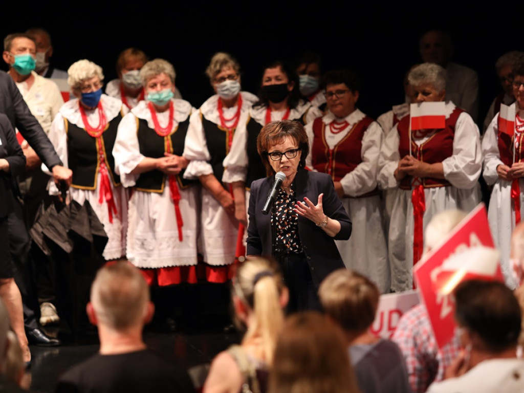 Marszałek Sejmu Elżbieta Witek w Głogowie. Na trzy godziny przed ciszą wyborczą