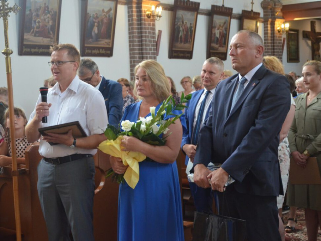 Wierni ze łzami w oczach żegnali proboszcza parafii. Został przeniesiony do Świdnicy
