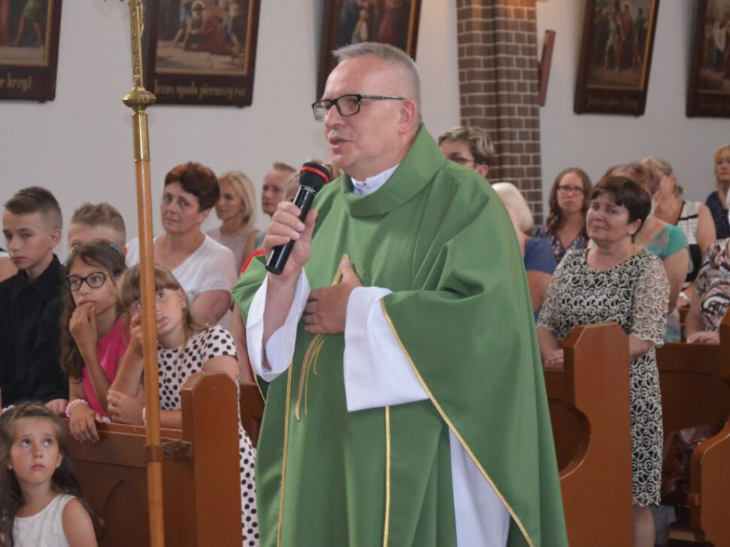 Wierni ze łzami w oczach żegnali proboszcza parafii. Został przeniesiony do Świdnicy