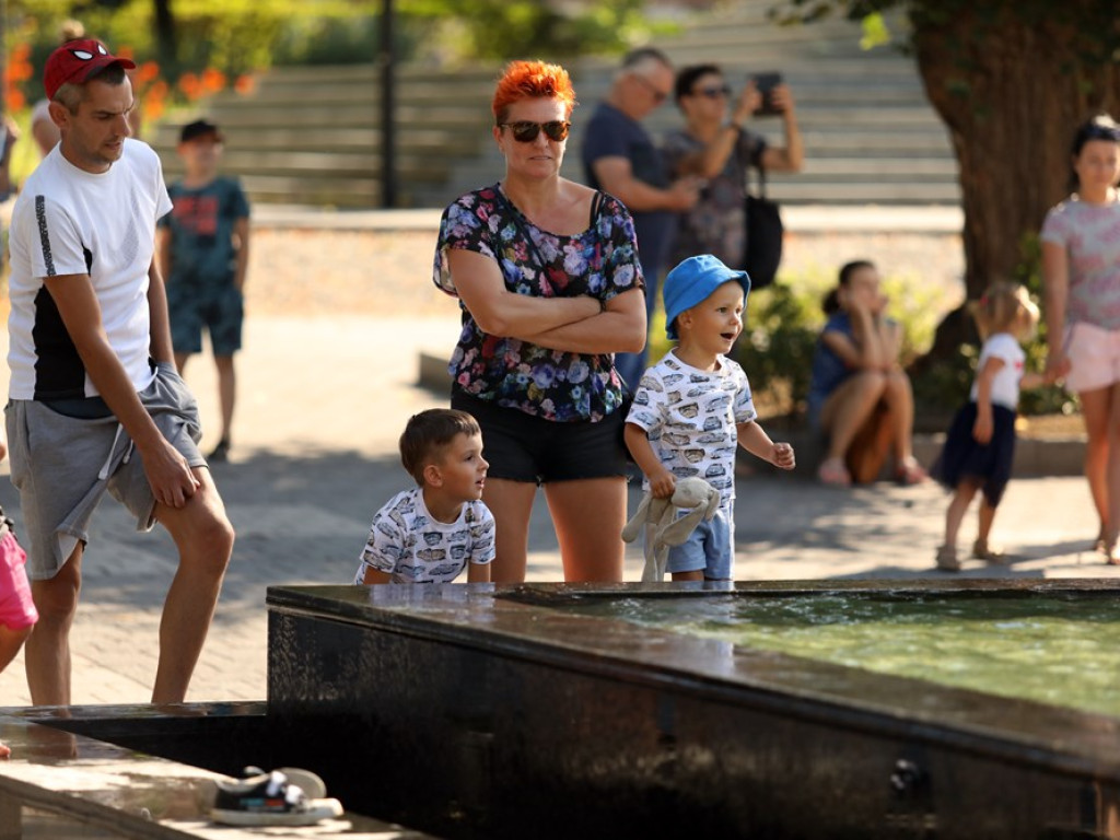 Pierwszy pokaz fontanny w Parku Słowiańskim. Ale było ludzi!