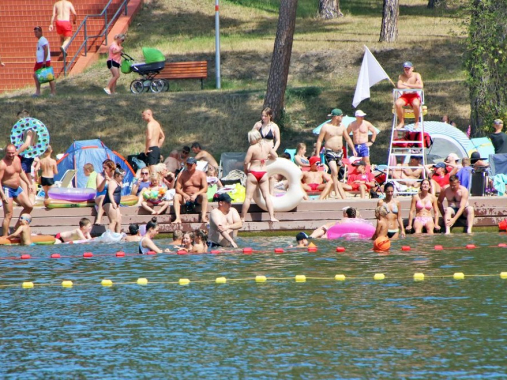 Regaty, turniej tenisa i tłumy na plaży w Sławie!