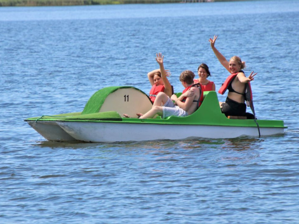 Regaty, turniej tenisa i tłumy na plaży w Sławie!