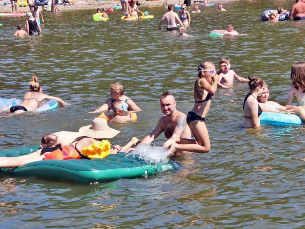 Regaty, turniej tenisa i tłumy na plaży w Sławie!