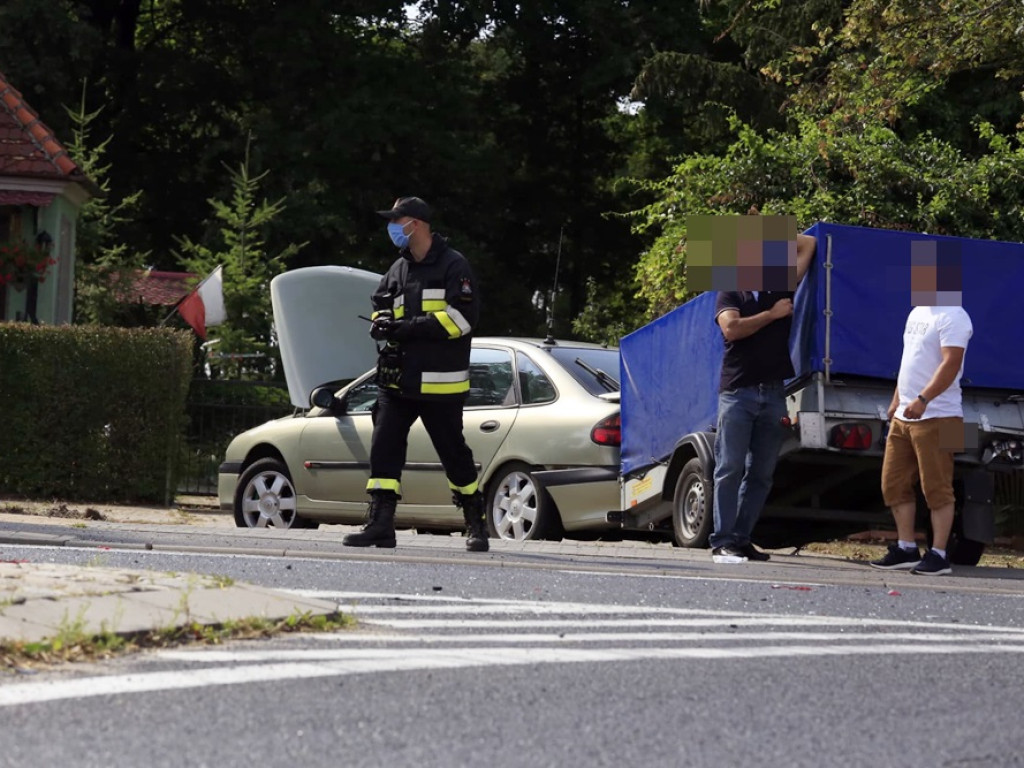 Kraksa na DK 12 w Radwanicach. Tir uderzył w karetkę