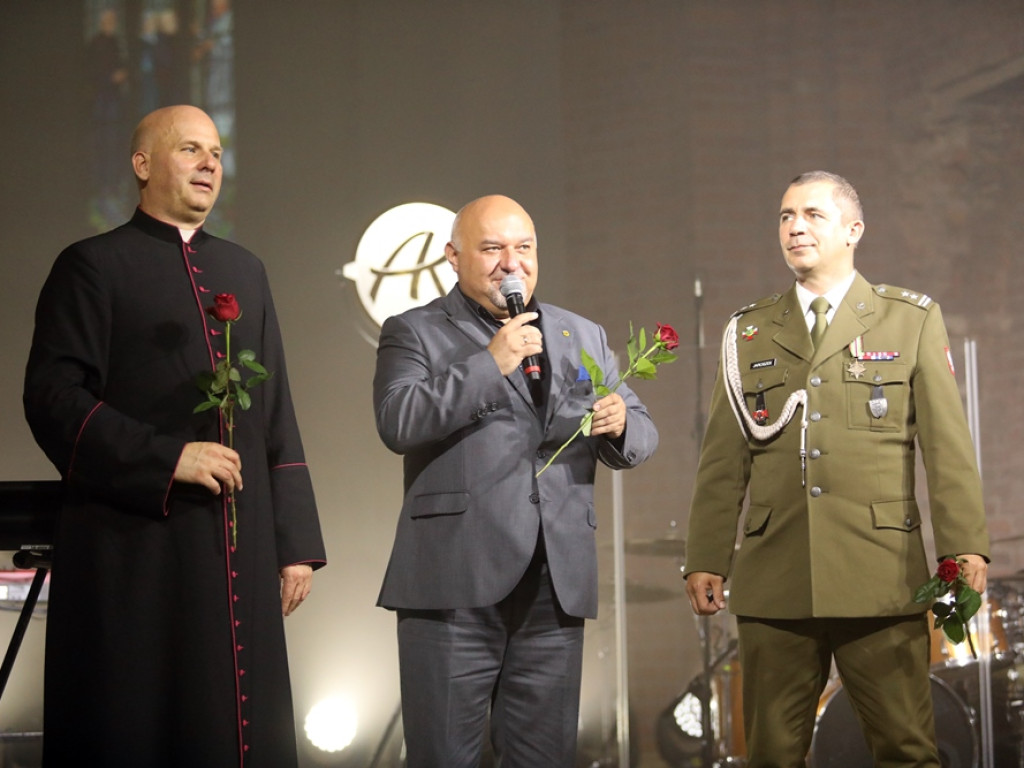Wyjątkowy koncert Ani Karwan w głogowskiej kolegiacie. Anielski głos