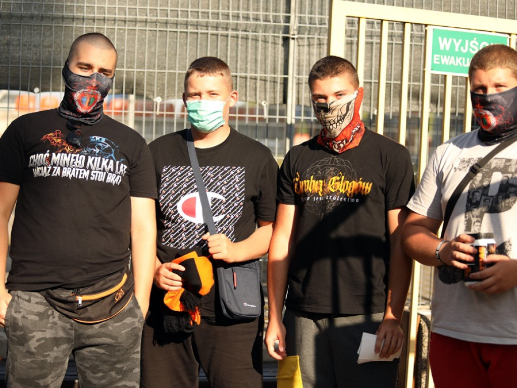 Święto na trybunach, bo Chrobry gra w Pucharze Polski. Duża frekwencja