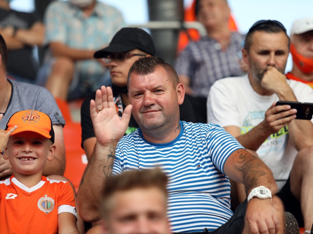 Święto na trybunach, bo Chrobry gra w Pucharze Polski. Duża frekwencja